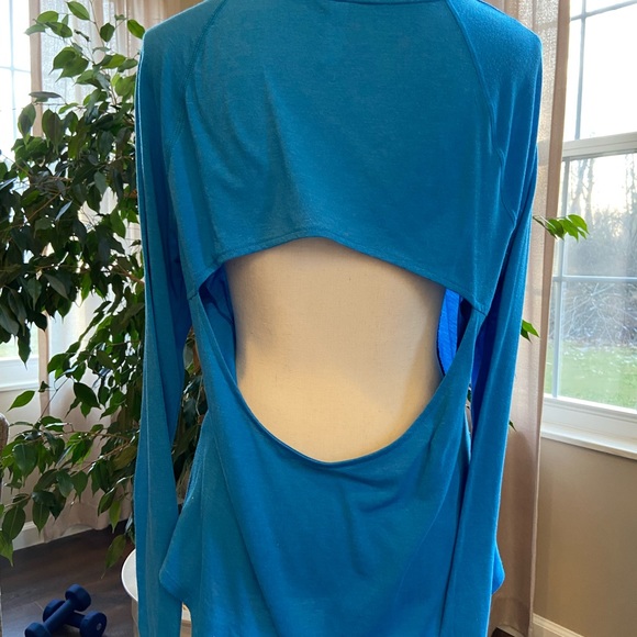 Under Armour Heat Gear Long Sleeve Cut Out Back Size Large - Picture 4 of 4